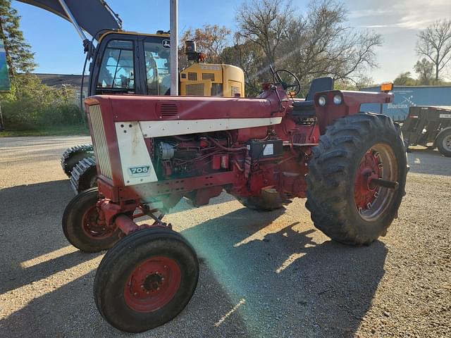 Image of International Harvester 706 equipment image 1