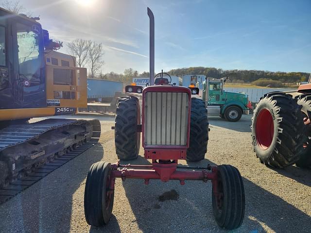 Image of International Harvester 706 equipment image 2