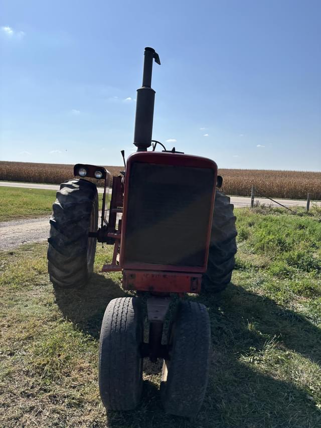 Image of International Harvester 756 equipment image 4