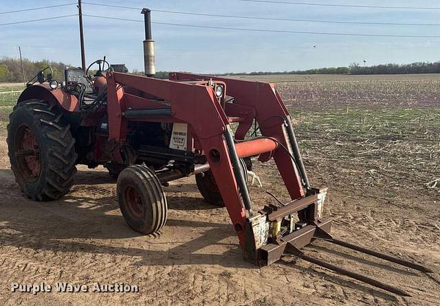 Image of International Harvester 806 equipment image 2