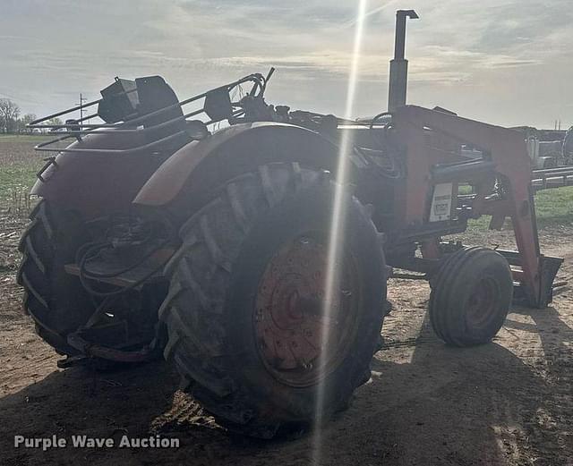 Image of International Harvester 806 equipment image 4