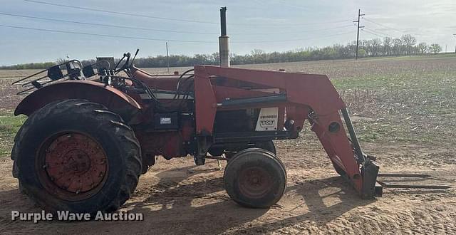 Image of International Harvester 806 equipment image 3
