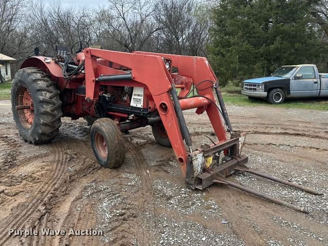 Image of International Harvester 806 equipment image 2