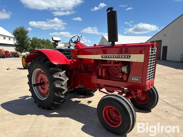 Image of International Harvester 856 equipment image 2