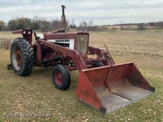 Image of Farmall 656 equipment image 2