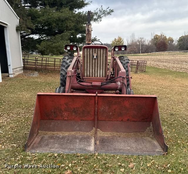 Image of Farmall 656 equipment image 1