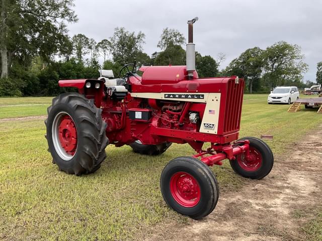 Image of International Harvester 806 equipment image 2