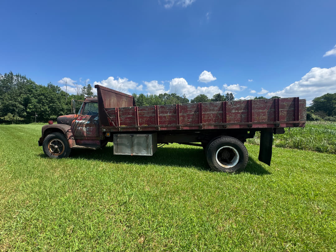 Image of International Loadstar 1800 Primary image