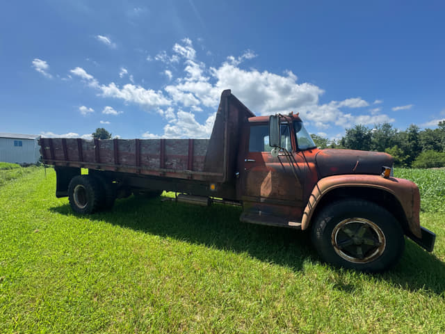 Image of International Loadstar 1800 equipment image 4