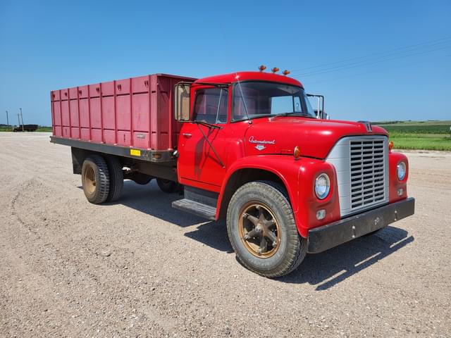 Image of International Loadstar 1600 equipment image 1