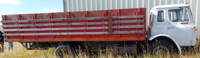 Image of International Loadstar 1800 equipment image 1