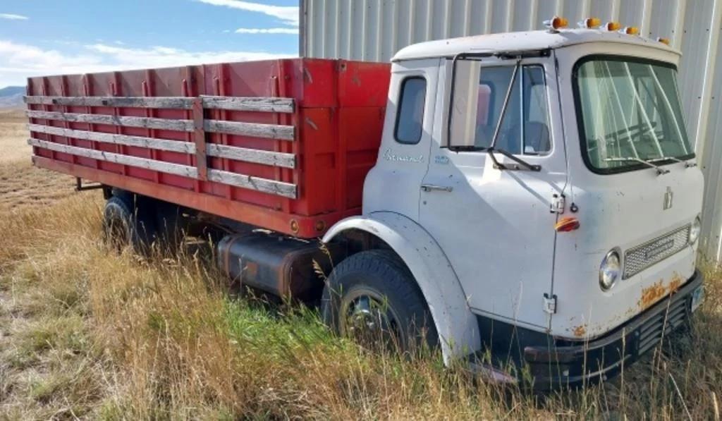 Image of International Loadstar 1800 Primary image