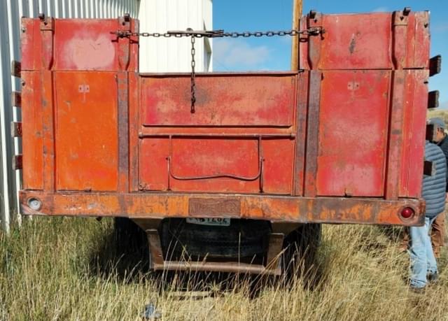 Image of International Loadstar 1800 equipment image 2