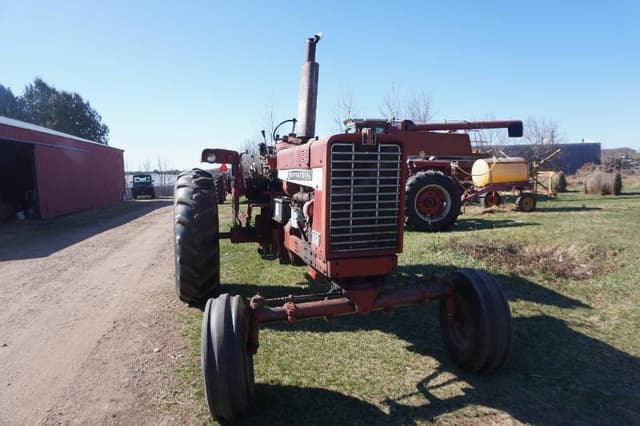 Image of International Harvester 856 equipment image 3