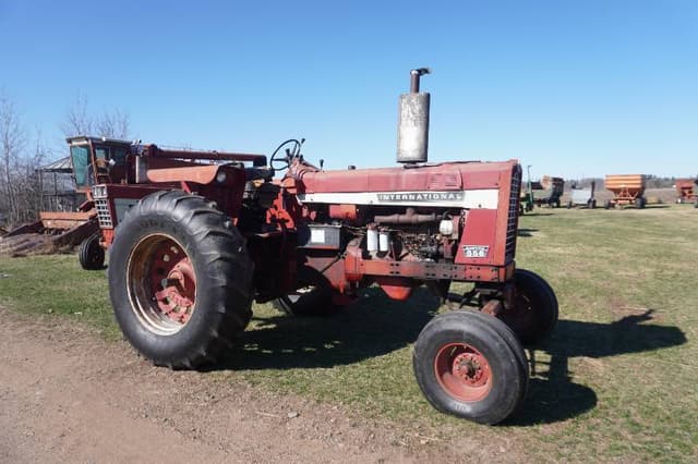 Image of International Harvester 856 equipment image 1