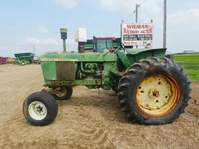 Image of John Deere 3020 equipment image 1