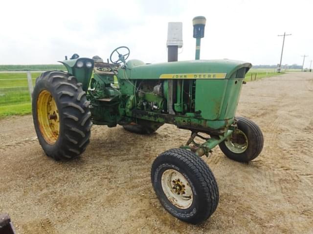 Image of John Deere 3020 equipment image 2