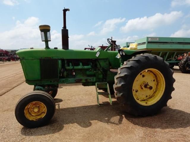 Image of John Deere 4020 equipment image 2