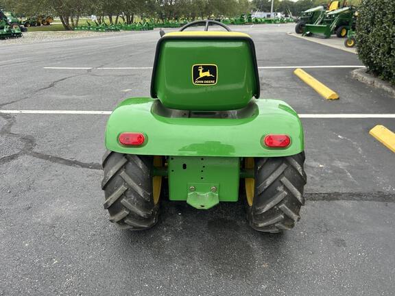 Image of John Deere 110 equipment image 4