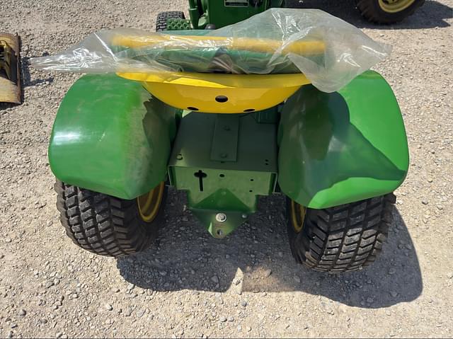 Image of John Deere 110 equipment image 2