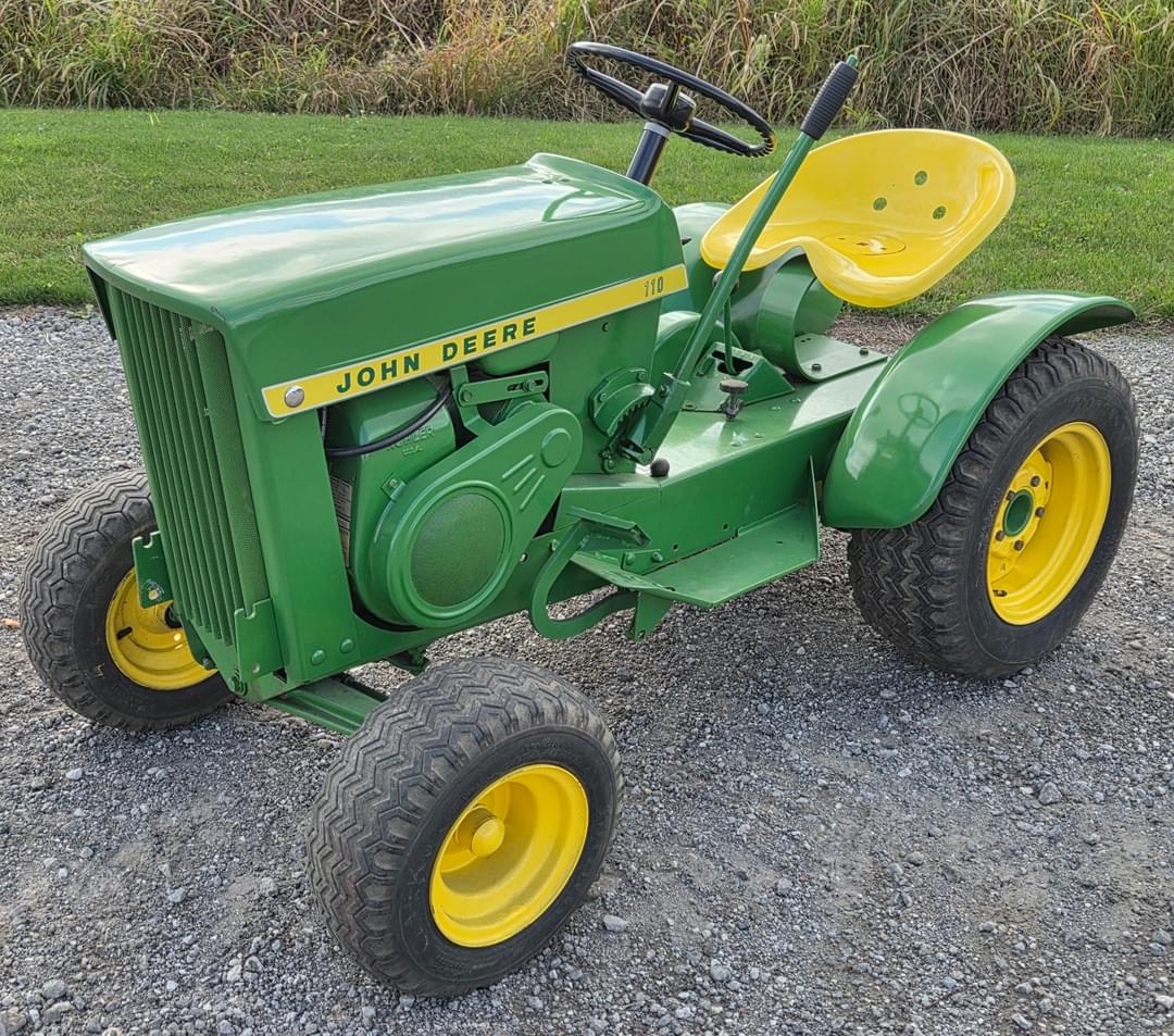 Image of John Deere 110 Primary image