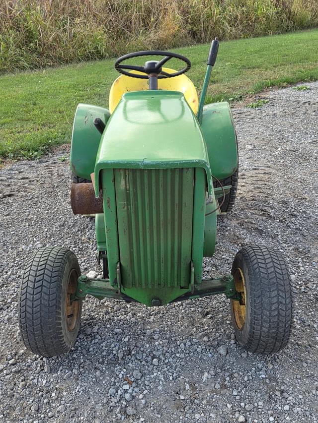 Image of John Deere 112 equipment image 1