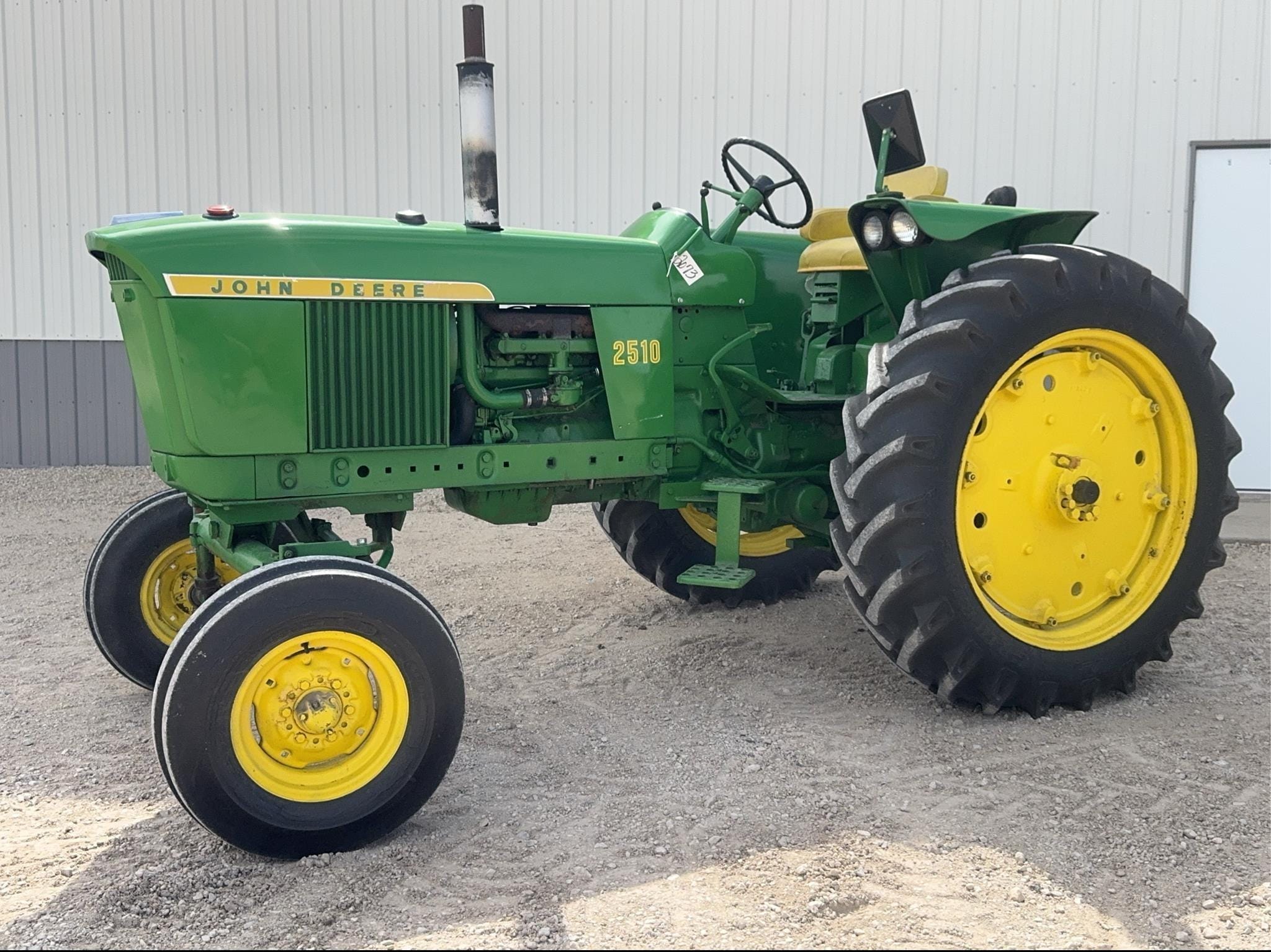 1967 John Deere 2510 Equipment Image0