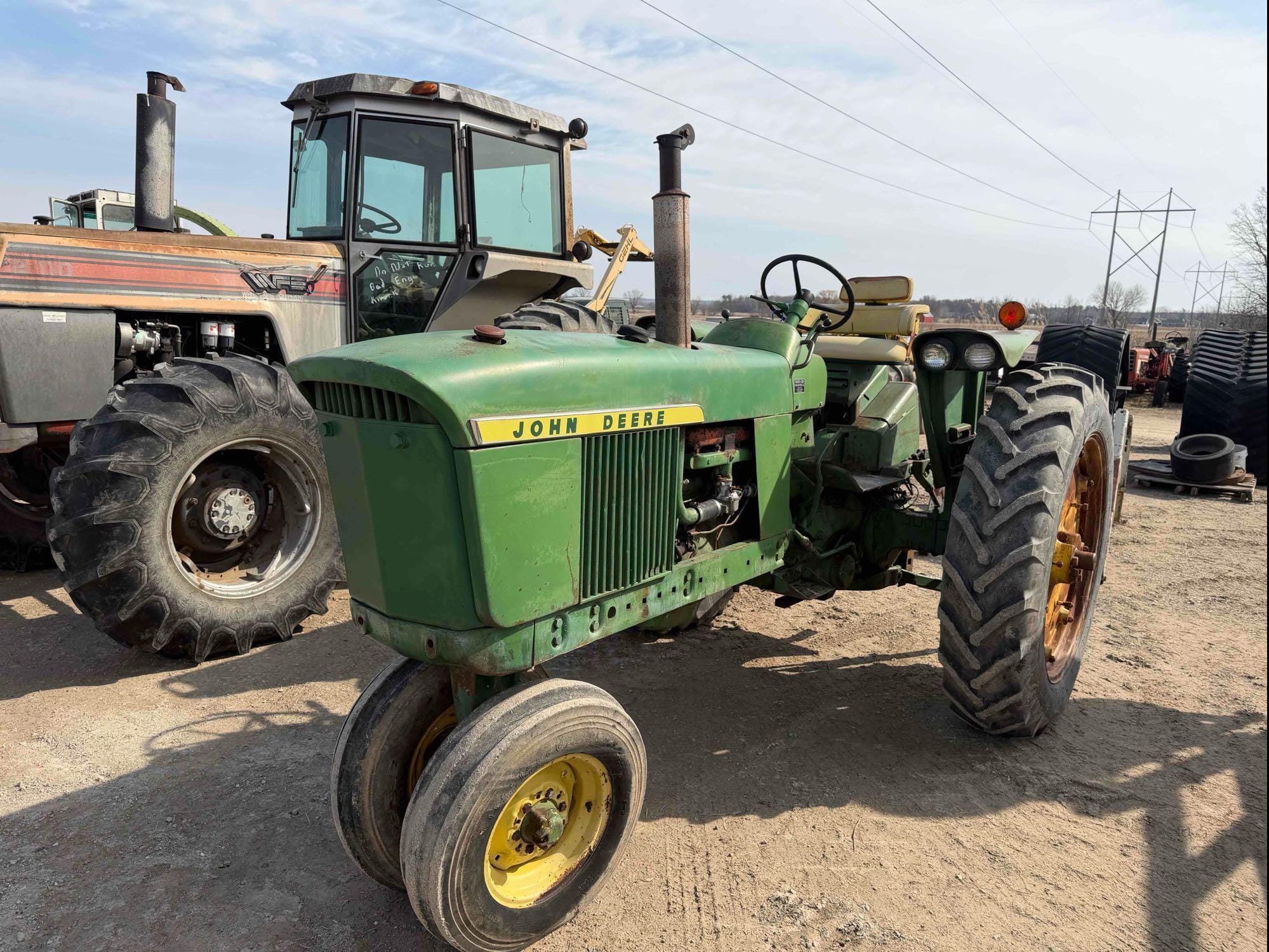 1967 John Deere 2510 Equipment Image0