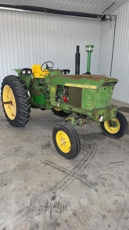 1967 John Deere 2510 Equipment Image0
