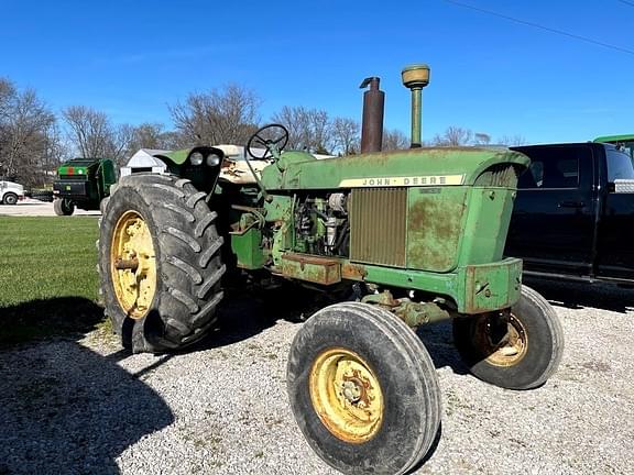 Image of John Deere 3020 equipment image 1