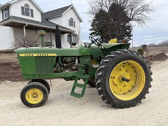 Image of John Deere 3020 equipment image 4