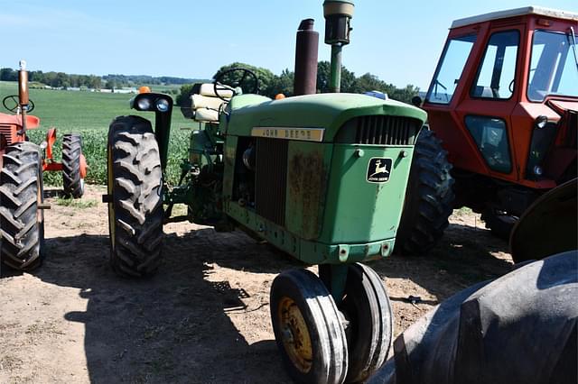 Image of John Deere 3020 equipment image 1