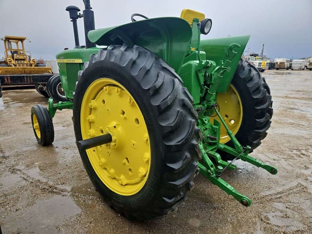 Image of John Deere 3020 equipment image 4