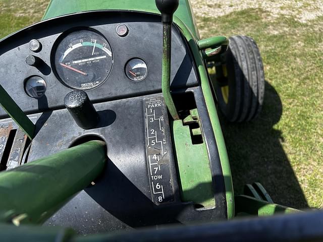 Image of John Deere 3020 equipment image 3