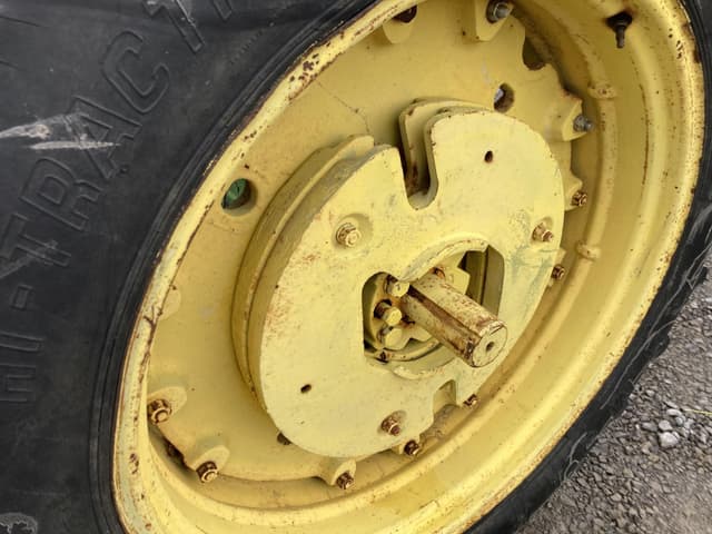 Image of John Deere 3020 equipment image 4