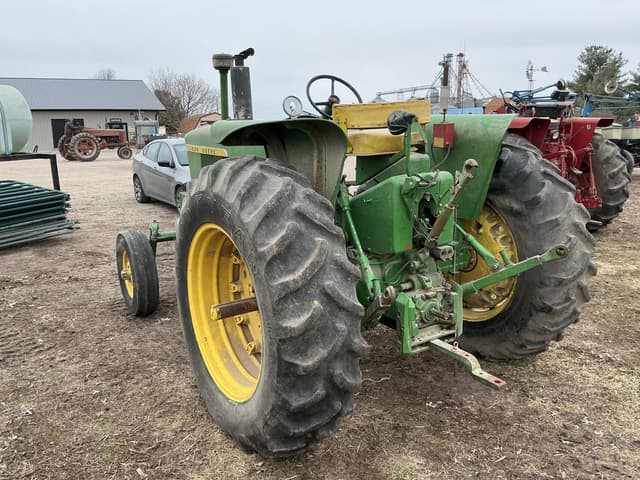 Image of John Deere 3020 equipment image 4