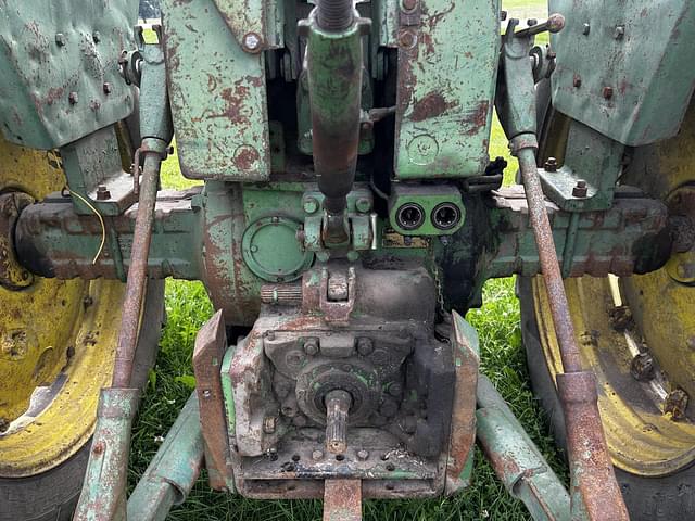 Image of John Deere 3020 equipment image 4
