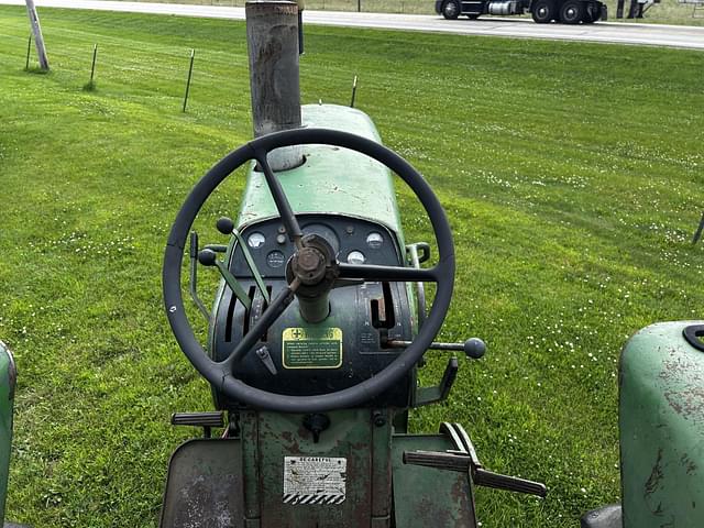 Image of John Deere 3020 equipment image 2
