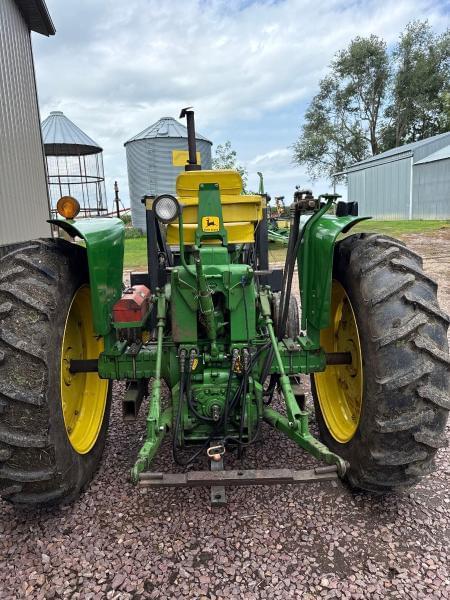 Image of John Deere 3020 equipment image 4