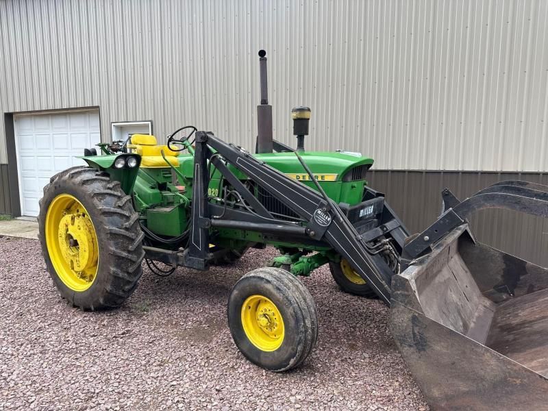 1967 John Deere 3020 Equipment Image0
