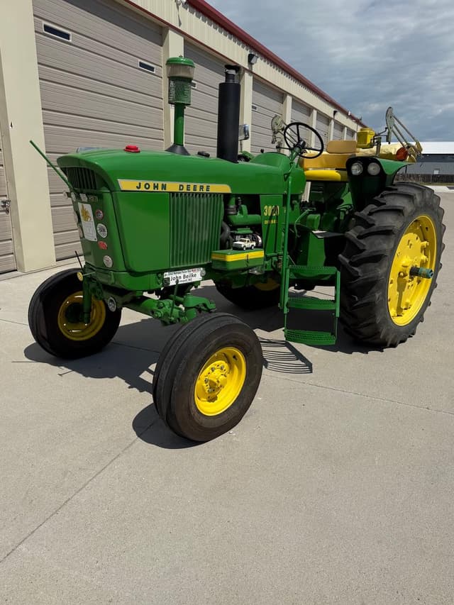 Image of John Deere 3020 equipment image 4
