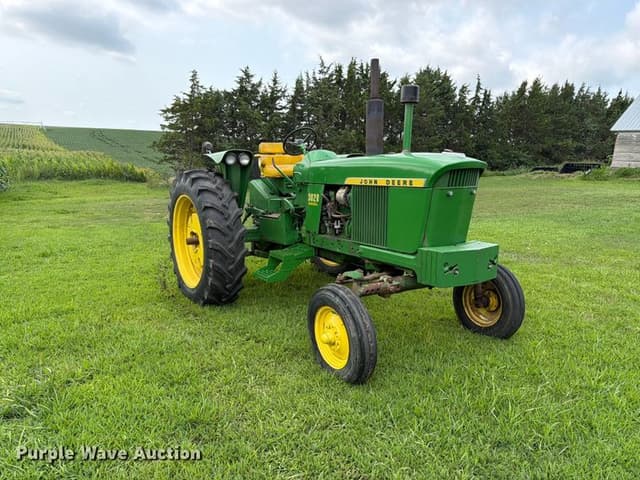 Image of John Deere 3020 equipment image 2