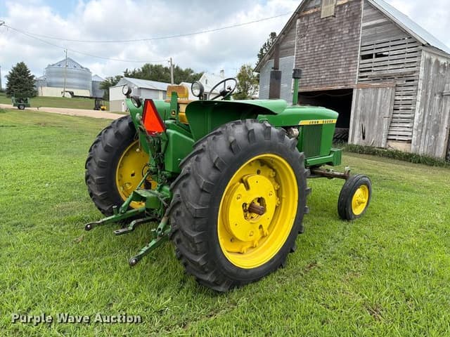 Image of John Deere 3020 equipment image 4