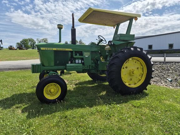 Image of John Deere 3020 equipment image 1