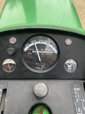 Image of John Deere 3020 equipment image 3