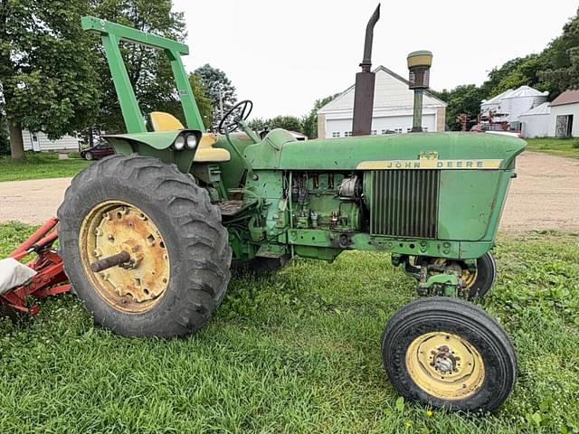Image of John Deere 3020 equipment image 4