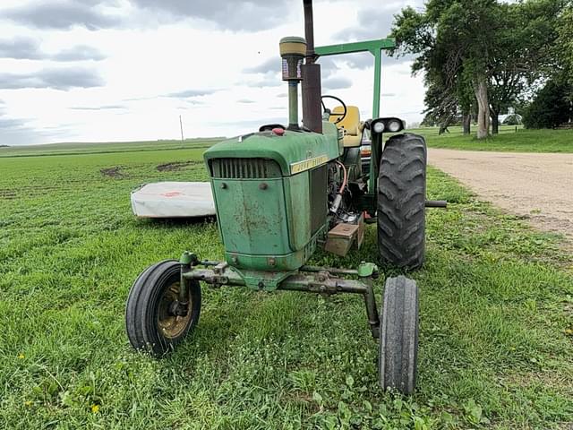 Image of John Deere 3020 equipment image 2