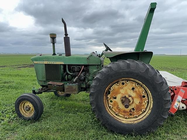 Image of John Deere 3020 equipment image 1