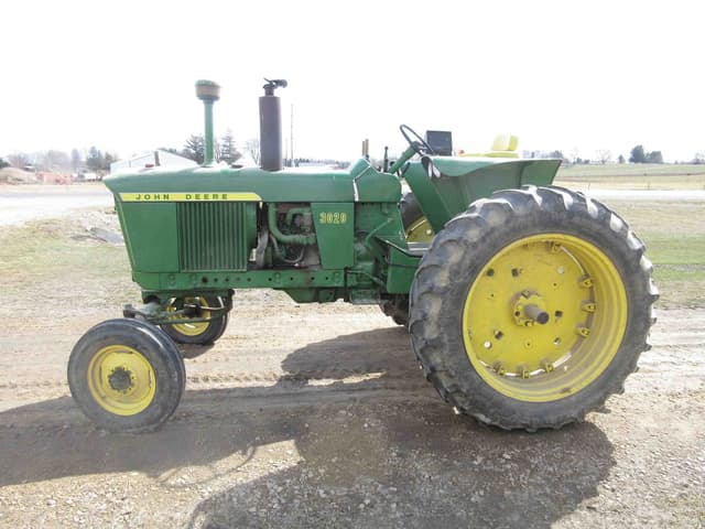 Image of John Deere 3020 equipment image 1