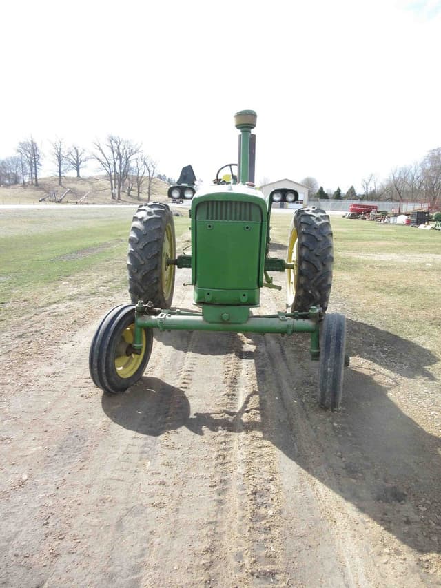 Image of John Deere 3020 equipment image 3